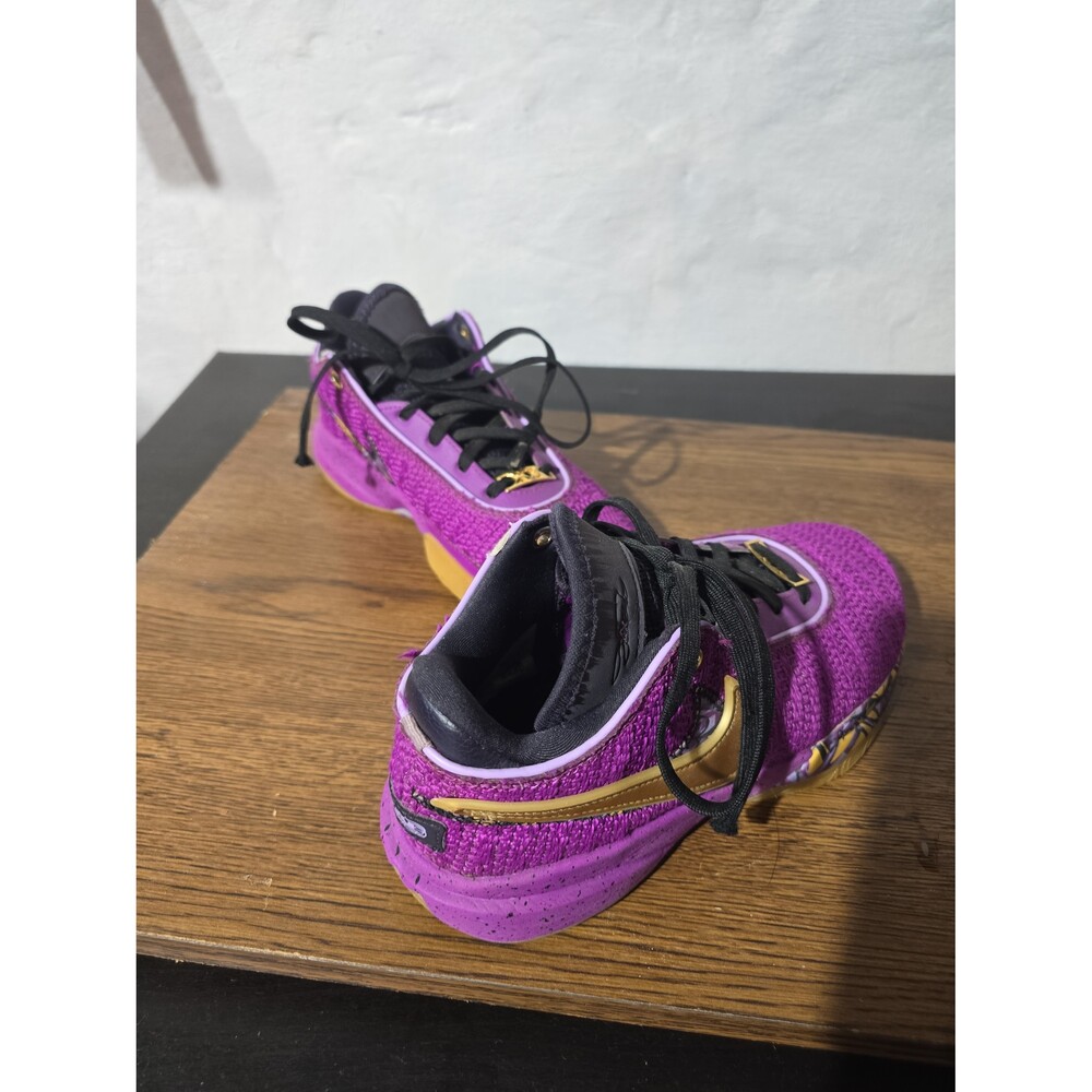 Nike LeBron 20 GS Violet Frost Purple Gold Size 6Y Women 7.5 Lakers - Picture 2 of 6